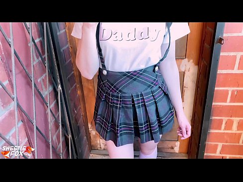 ❤️ Școlărița îi suge adânc pula și o fute în loc de cursuri. ❤️ at ro.verhentai.ru ☑