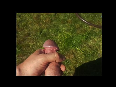 ❤️ O bunăciune fierbinte își face sex cu păsărica roz și ejaculează cu un squirt într-o grădină de vară ❤️ at ro.verhentai.ru ☑